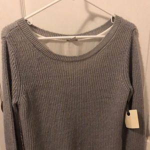 Hinge sweater